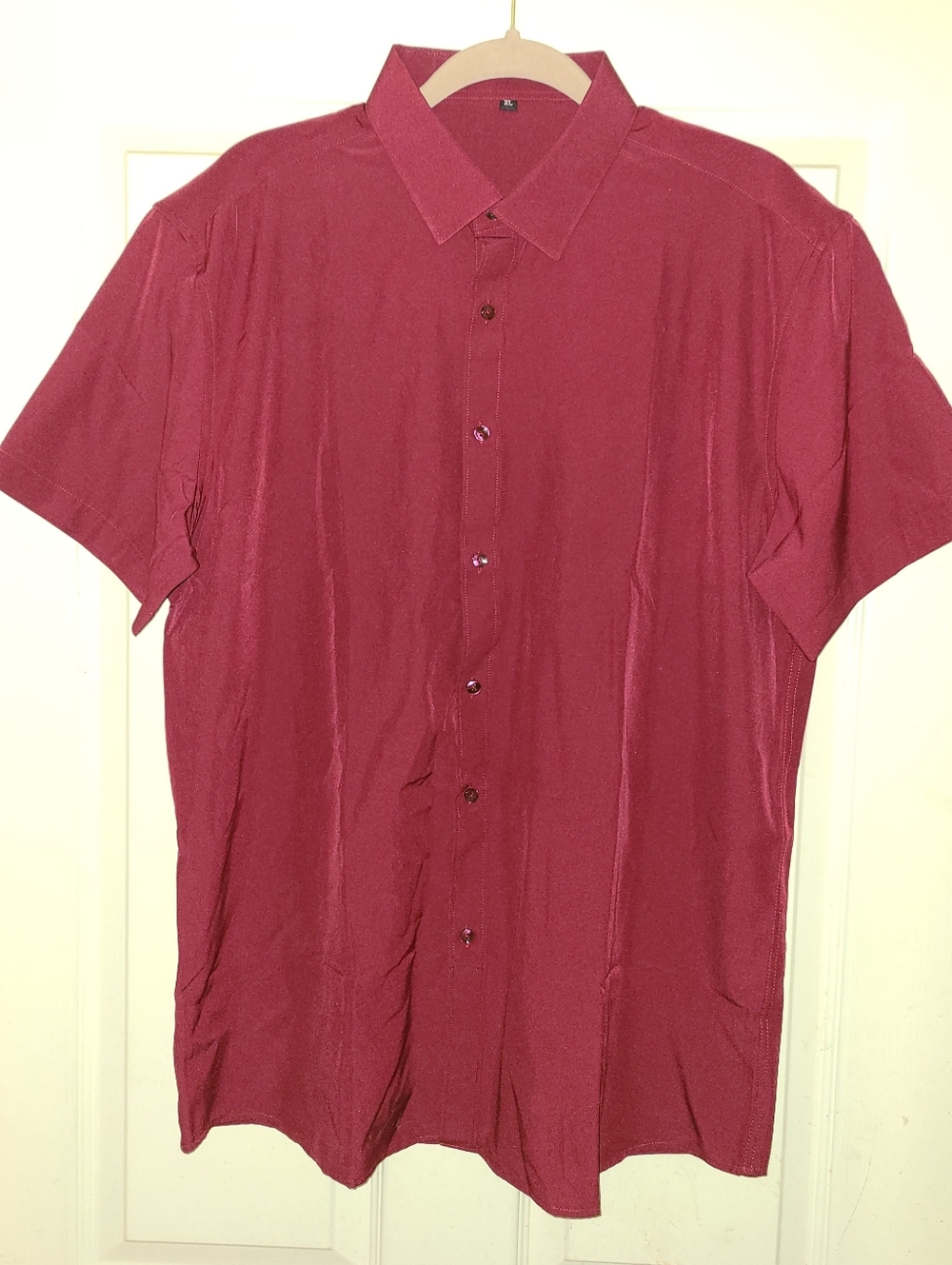 Men's Short-Sleeve Button-Up Shirt in Burgundy